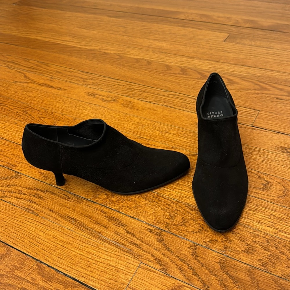 Stuart Weitzman Black Suede Ankle Booties w/2 inch heels. EUC 7.5W - Picture 6 of 7
